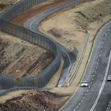 Το Ισραήλ υψώνει τείχος και στα σύνορα με την Ιορδανία