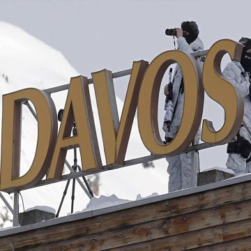 Τεθωρακισμένα, drones και στρατός στο Νταβός