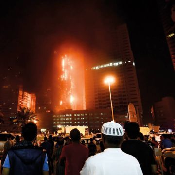 Μεγάλη πυρκαγιά σε ουρανοξύστες στα Αραβικά Εμιράτα