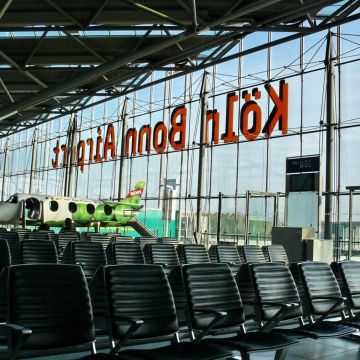 Άγνωστος παραβίασε την ασφάλεια αεροδρομίου της Κολωνίας