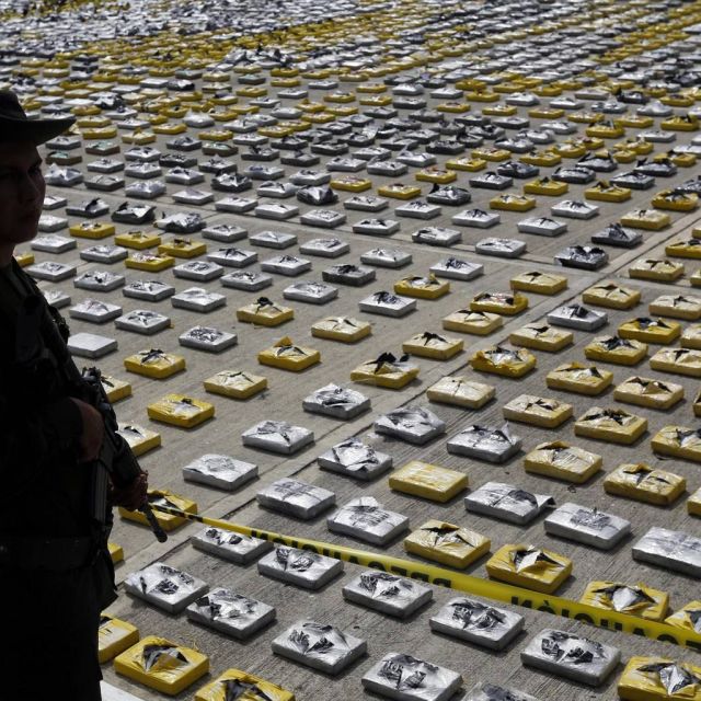 Οκτώ τόνοι κοκαΐνης -ποσότητα ρεκόρ- βρέθηκαν στα σύνορα Παναμά και Κολομβίας
