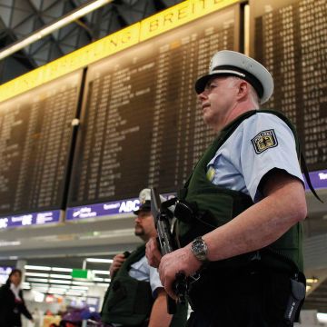 Έκθεση βγάζει διάτρητα την ασφάλεια στα γερμανικά αεροδρόμια