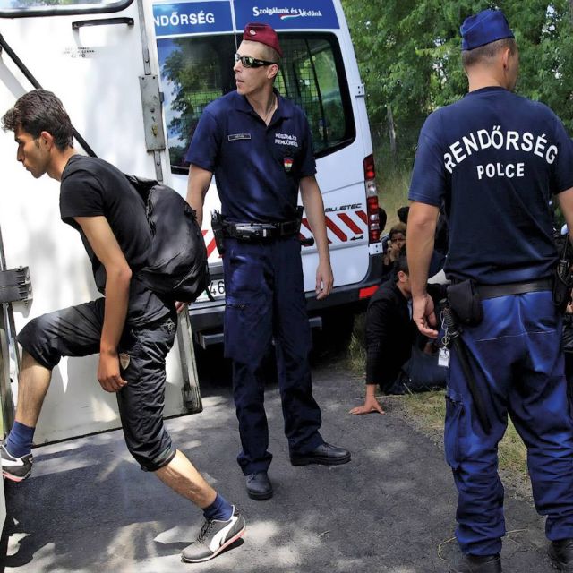 Φράχτη ορθώνει και η  Ουγγαρία στα σύνορα με Σερβία