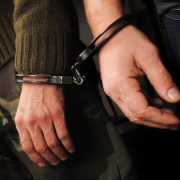 Συνελήφθη στη Λάρισα 45χρονος που εξαπατούσε πολίτες τάζοντας προσλήψεις σε Εταιρεία Παροχής Υπηρεσιών Ασφαλείας