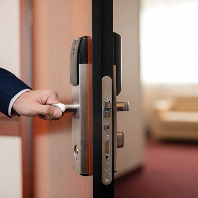 9 συστήματα ελέγχου πρόσβασης για ξενοδοχεία