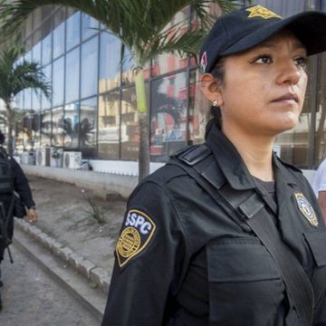 Η εντυπωσιακή αρχιφύλακας που περιπολεί στα σύνορα του Μεξικό