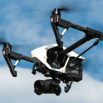 Drone αναγκάζει αεροδρόμιο να θέσει σε αναμονή την εναέρια κυκλοφορία