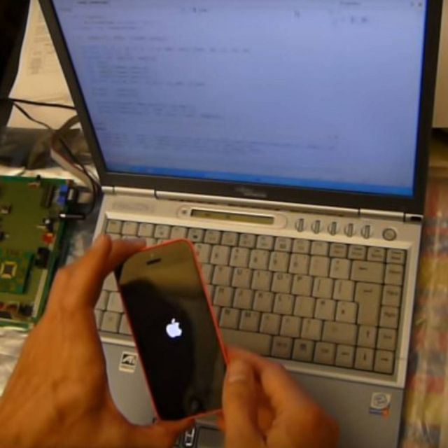 Επιστήμονας «έσπασε» την ασφάλεια του iPhone 5C