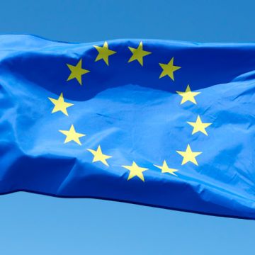 H ΕΕ προχωρά σε πρωτοβουλία για παγκόσμιο πλαίσιο ασφάλειας στην AI