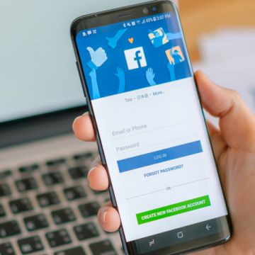 Μεγάλη εκστρατεία υποκλοπής στοιχείων σύνδεσης μέσω Facebook – Τι πρέπει να προσέχουν οι χρήστες