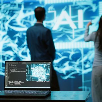 Πάνω από το 60% των εταιρειών επιταχύνει την υιοθέτηση της AI παρά τις ανησυχίες για την ασφάλεια