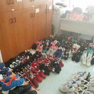 Συνελήφθησαν τρεις υπήκοοι Μπαγκλαντές για διακίνηση απομιμητικών προϊόντων