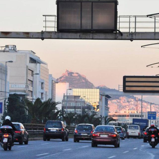 Στα τυφλά η κυκλοφορία στην Αθήνα