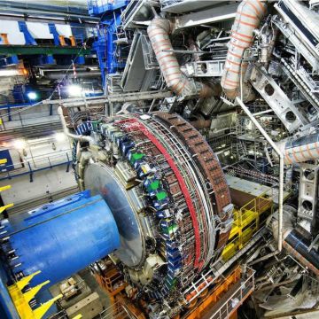 Επιταχυντής, σχεδόν τετραπλάσιος του CERN, έρχεται από τους Κινέζους