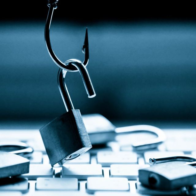Αλλαγή στον νόμο περί ηλεκτρονικών απατών (phishing) έπειτα από παρέμβαση των τραπεζών
