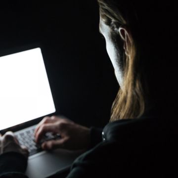 Κυβερνοέγκλημα: Εκτέθηκαν πάνω από 1 εκατ. τραπεζικοί λογαριασμοί