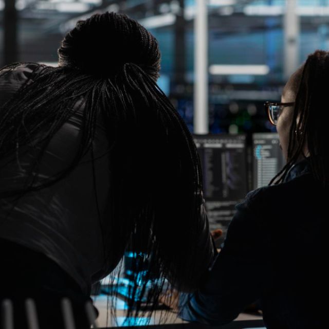 Σχεδόν 3.000 κυβερνοεπιθέσεις δέχονται οι επιχειρήσεις την εβδομάδα