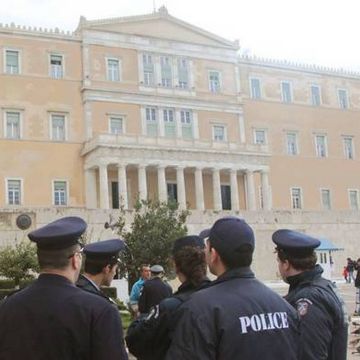 Κενά στη φύλαξη του Λ. Παπαδήμου και στην ασφάλεια της Βουλής