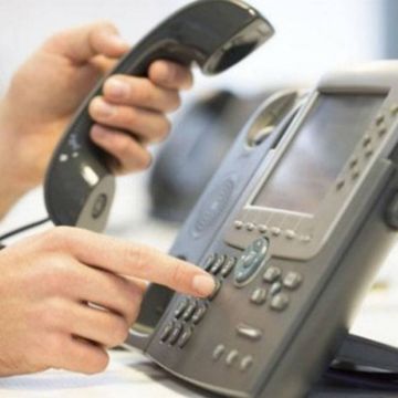 Γαλλία: Τηλεφωνική γραμμή βοήθειας με τεχνητή νοημοσύνη για ασθενείς με Covid-19