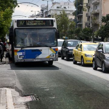 Νέες ψηφιακές κάμερες σε λεωφορειολωρίδες – Θα στέλνονται σπίτι τα πρόστιμα