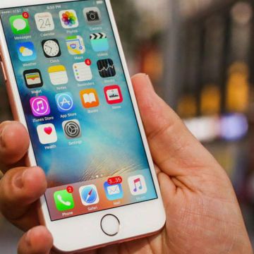 Η Apple μπλοκάρει την παρακολούθηση του χρήστη από το Facebook