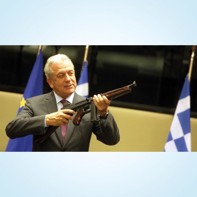 Ο ΔΗΜΗΤΡΗΣ ΠΗΡΕ ΤΑ… ΟΠΛΑ ΤΟΥ!