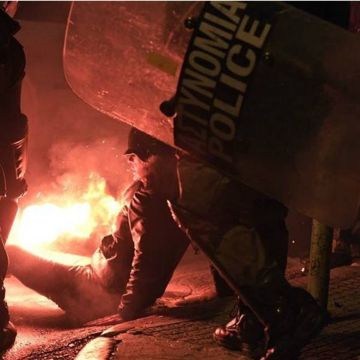 Αντιπρόεδρος του ΚΕΜΕΑ η δικηγόρος που βλήθηκε με φωτοβολίδα