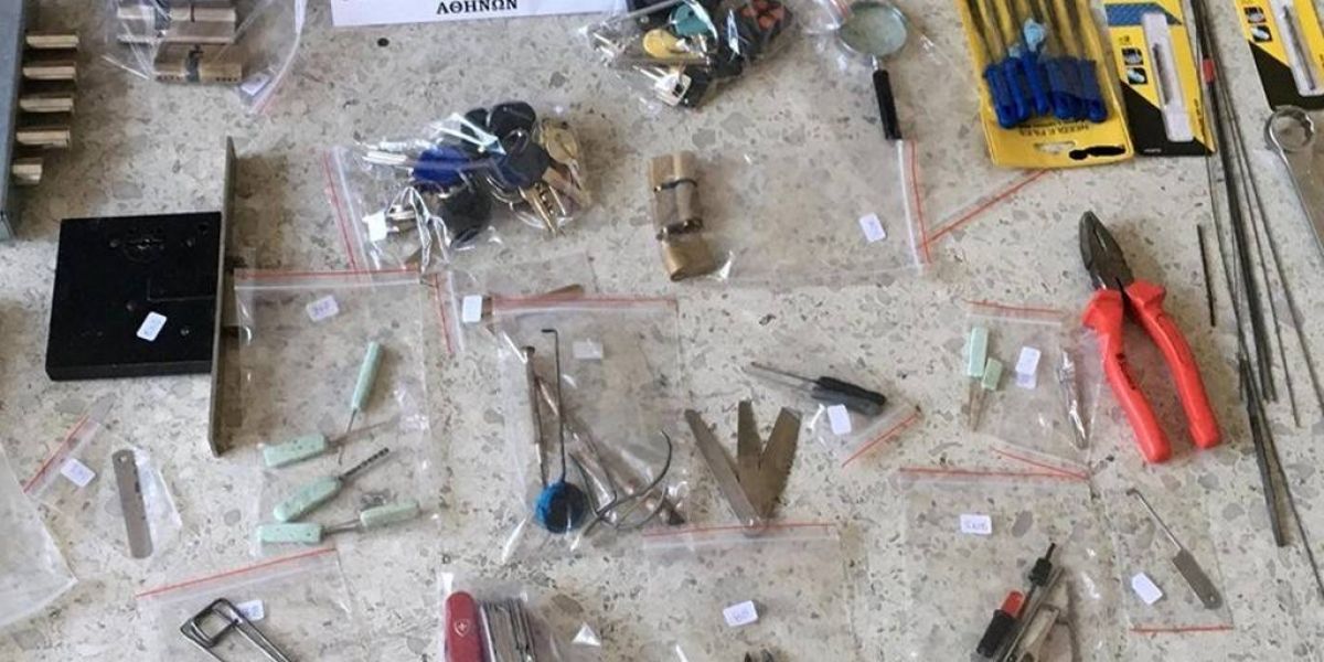 Χειροπέδες στη μεγαλύτερη σπείρα διαρρηκτών στην Αττική