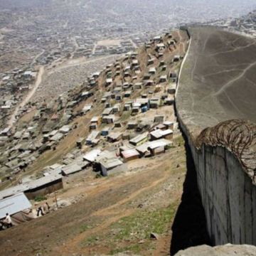 Τείχος… ασφαλίζει πλούσιους από φτωχούς στο Περού