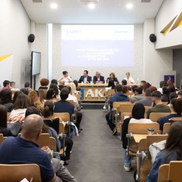 ΑΚΜΗ: Διοργάνωσε debate για την ασφάλεια των ανηλίκων στον ψηφιακό κόσμο