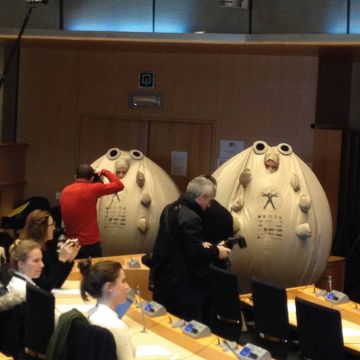 Πρωτοφανής αντιτρομοκρατική φάρσα στο Ευρωκοινοβούλιο