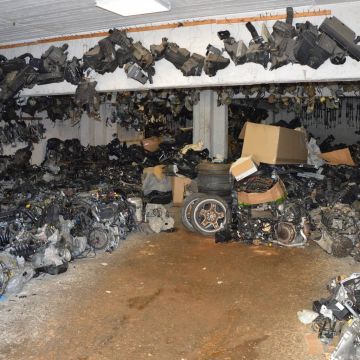 Παράνομο εργαστήριο παραποίησης οχημάτων στην Πάτρα