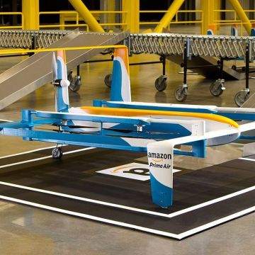 H Amazon καταθέτει ευρεσιτεχνία για βάσεις drones