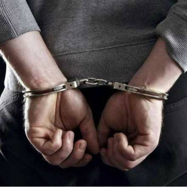 Απόστρατος αστυνομικός αρχηγός κυκλώματος λαθραίων τσιγάρων