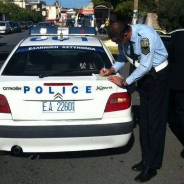 Διοικητής τροχαίας ζήτησε 2.000 ευρώ για να σβήσει κλήση