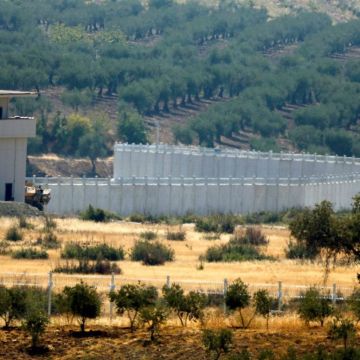 Παρατηρητήρια ύψους 25 μέτρων στα σύνορα Tουρκίας-Συρίας