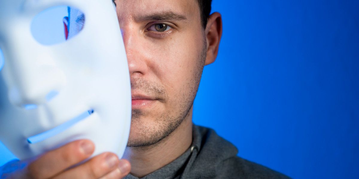 Αυξάνεται η χρήση των deepfakes – 400 φορές φθηνότερες οι υπηρεσίες στο darknet