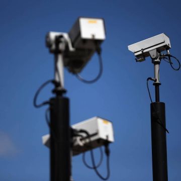 Οι κάμερες που έριξαν το Internet