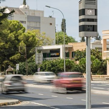 Νέες κάμερες σε 370 φανάρια της Αττικής