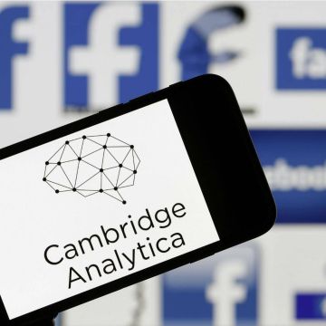 Πρόστιμο μαμούθ στο Facebook για το σκάνδαλο της Cambridge Analytica