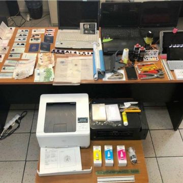 Εργαστήριο κατάρτισης πλαστών ταξιδιωτικών εγγράφων εντοπίσθηκε στα Πατήσια