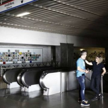 To μπλακ άουτ στην Αττική ανέδειξε τον ελλιπή φωτισμό ασφαλείας στο μετρό
