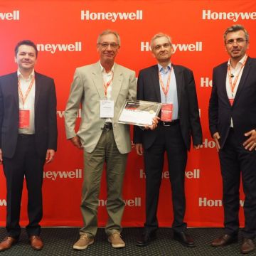 Τιμητική διάκριση της HONEYWELL Βuilding Technologies στη ΖΑΡΙΦΟΠΟΥΛΟΣ Α.Ε.