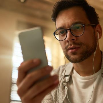 SMS blaster και smishing: Ποιες είναι αυτές η νέας γενιάς απάτες