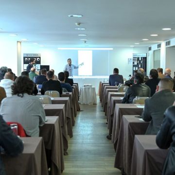 Microlink: Με πλήθος συμμετοχών ολοκληρώθηκε η ημερίδα στην Πάτρα