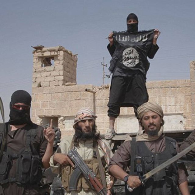 Κοντά στα σύνορα με την Τουρκία έφτασε ο ISIS