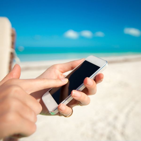 smartphone beach 93d53cd0