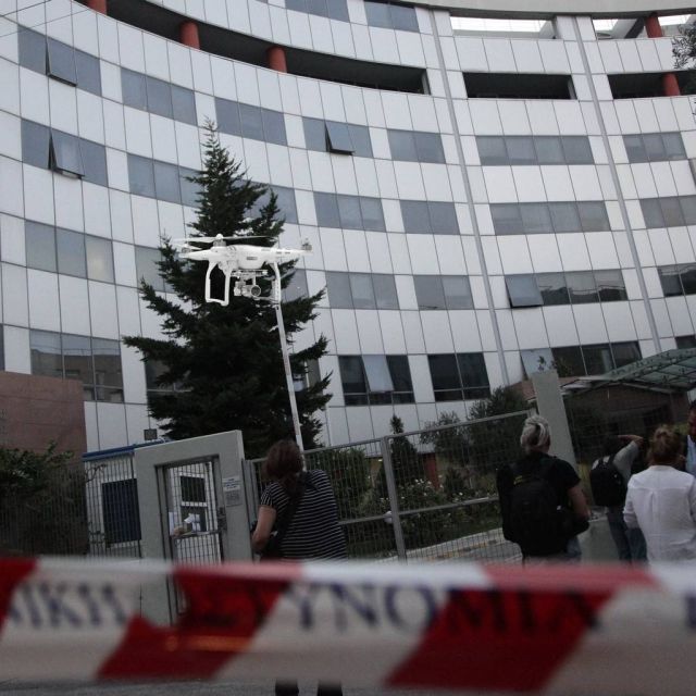 Tα εναέρια drones έπληξαν τα… επίγεια μέτρα ασφαλείας για τις τηλεοπτικές άδειες