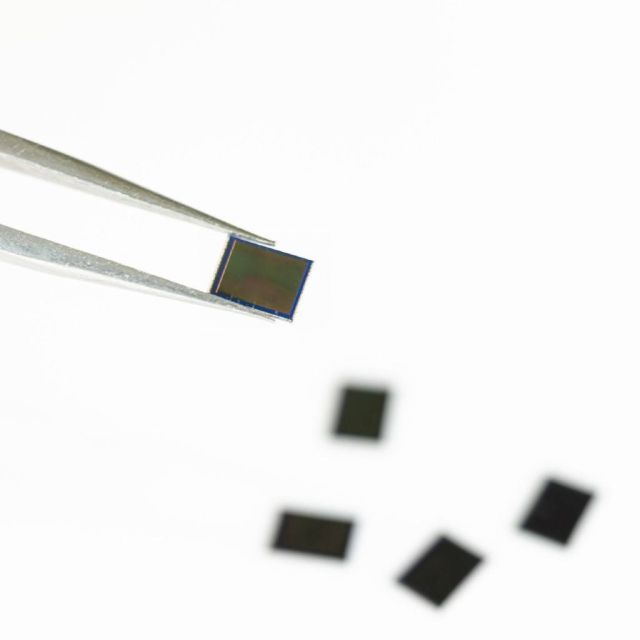 H Samsung πρωτοπορεί με την έναρξη μαζικής παραγωγής του μικρότερου αισθητήρα εικόνας για κινητές συσκευές 0.64μm-pixel της βιομηχανίας