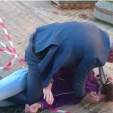 Σωματοφύλακας πολιτικού αποσόβησε… χαστούκι